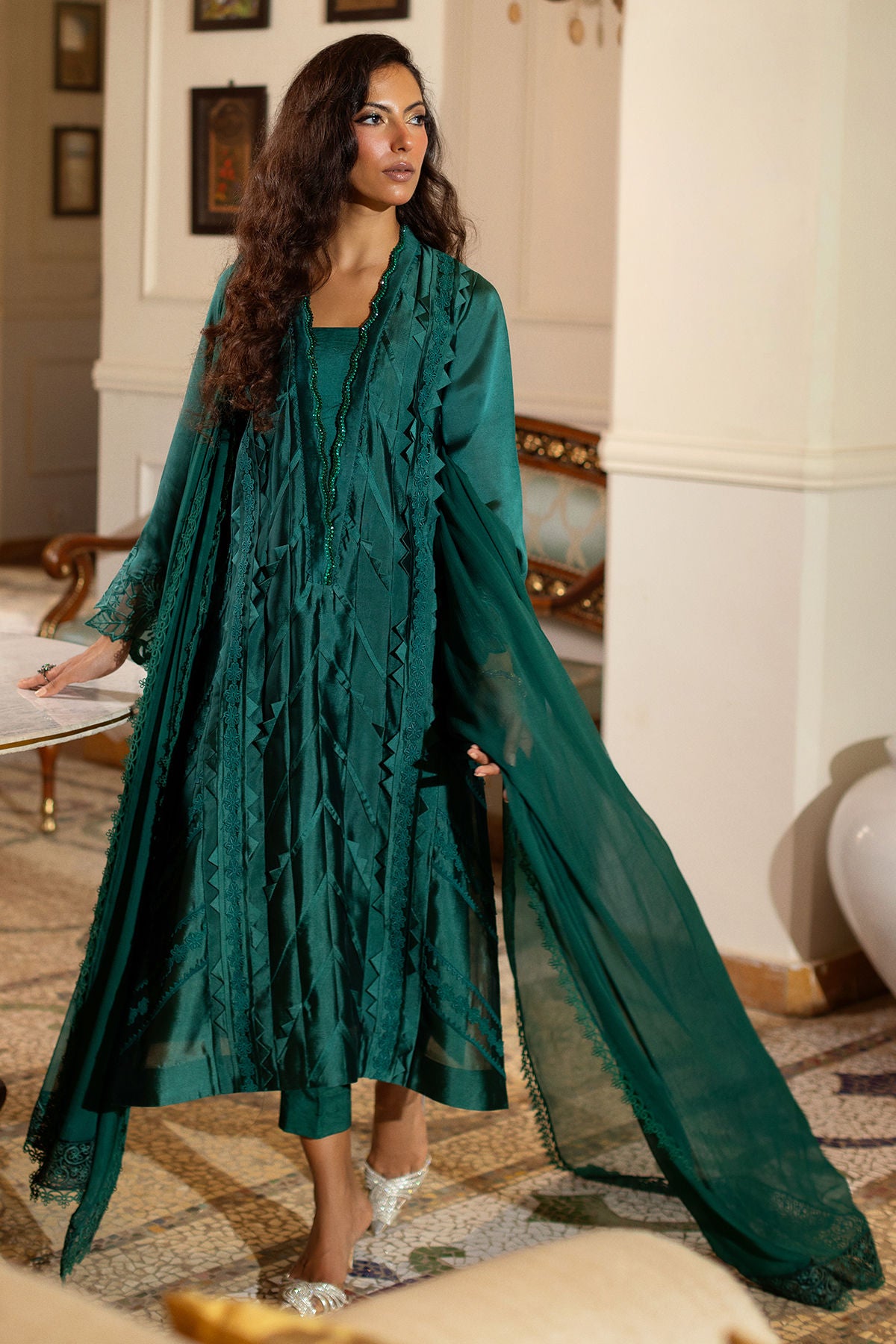 Annus Abrar | Zeh Eid Edit | Fareba, image 2