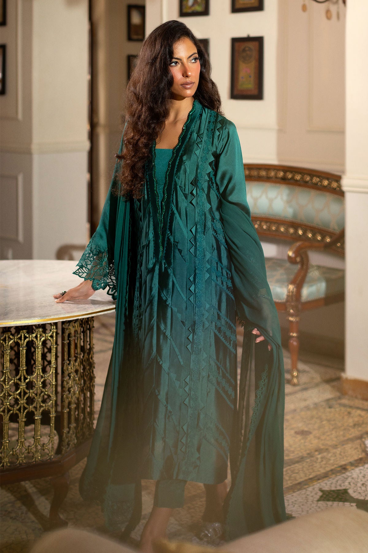 Annus Abrar | Zeh Eid Edit | Fareba, image 4