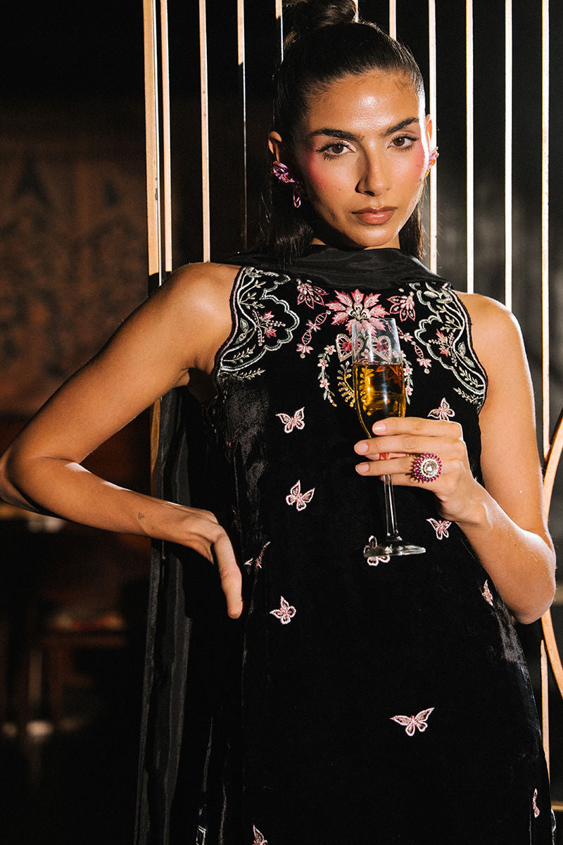 Ansab Jahangir | The Velvet Dynasty | Sakura, image 3