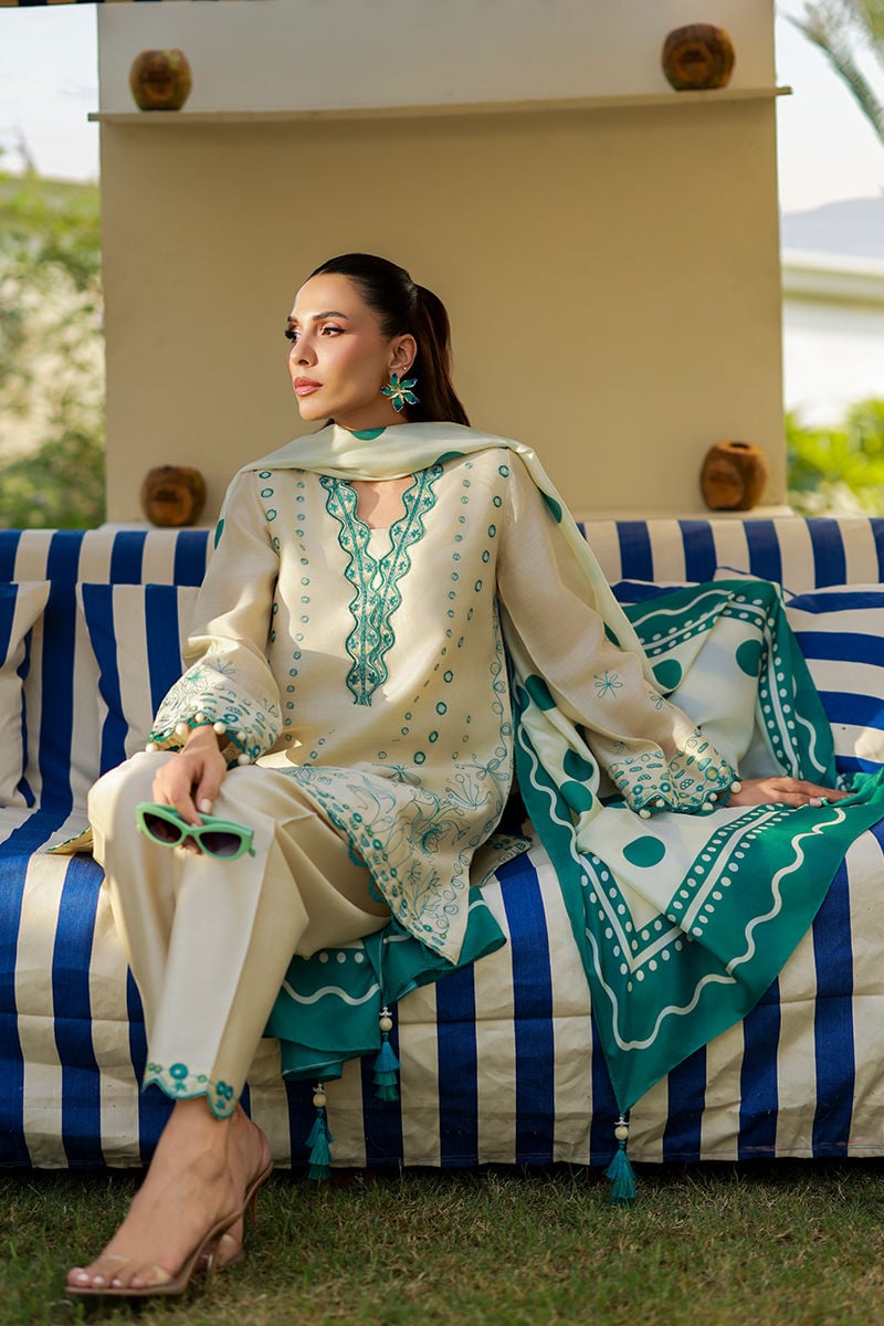 Ansab Jahangir | The Girls Eid Luxury Pret 26 | Ivoria, image 4