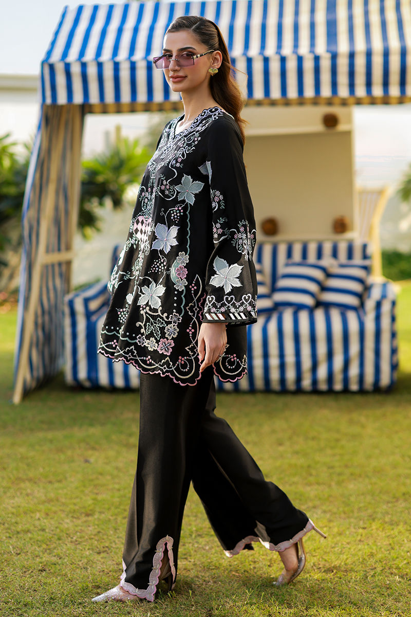 Ansab Jahangir | The Girls Eid Luxury Pret 26 | Nora, image 4