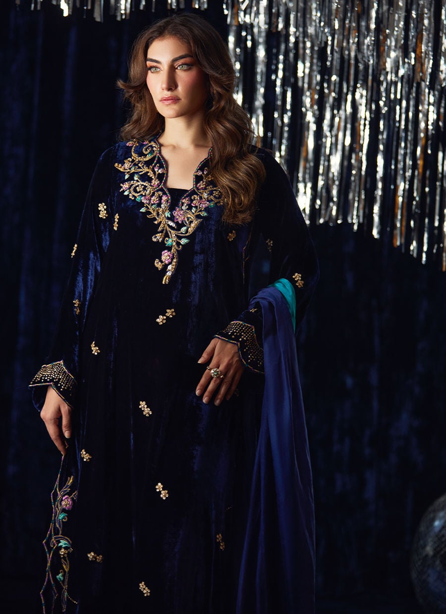Farah Talib Aziz | Velvet Fete 4 | Valeh Navy Shirt And Dupatta-3