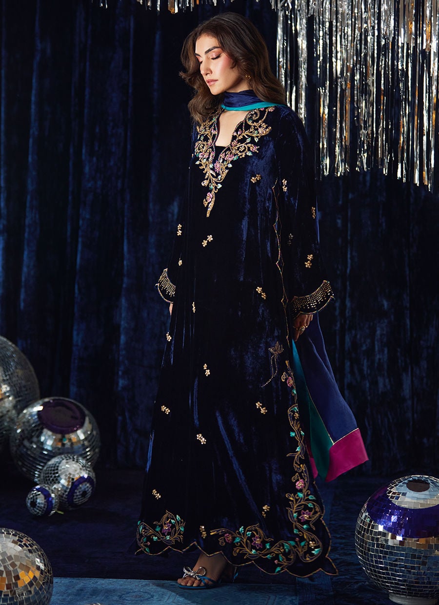 Farah Talib Aziz | Velvet Fete 4 | Valeh Navy Shirt And Dupatta-4