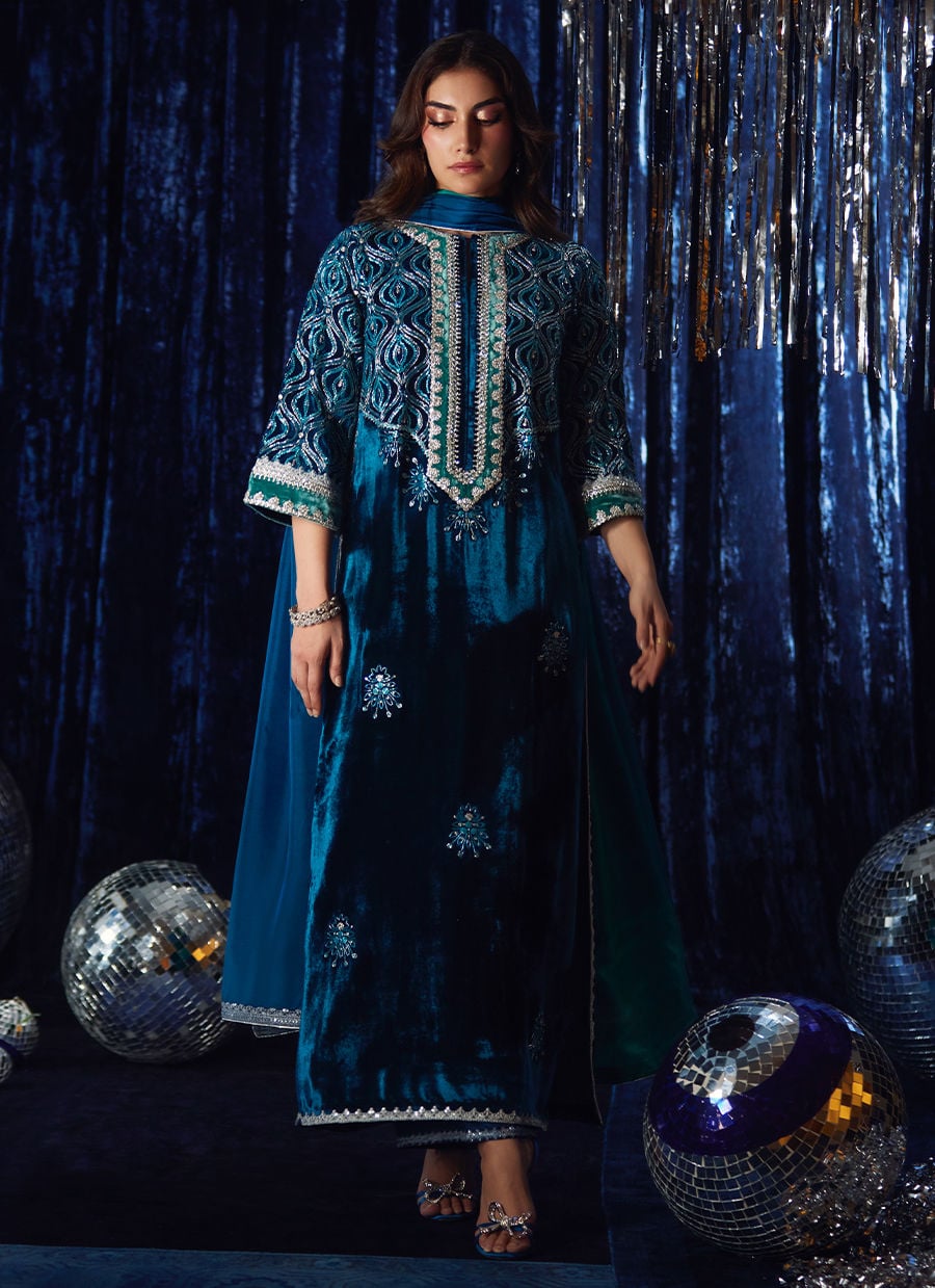 Farah Talib Aziz | Velvet Fete 4 | Teen Teal Shirt And Dupatta, image 5