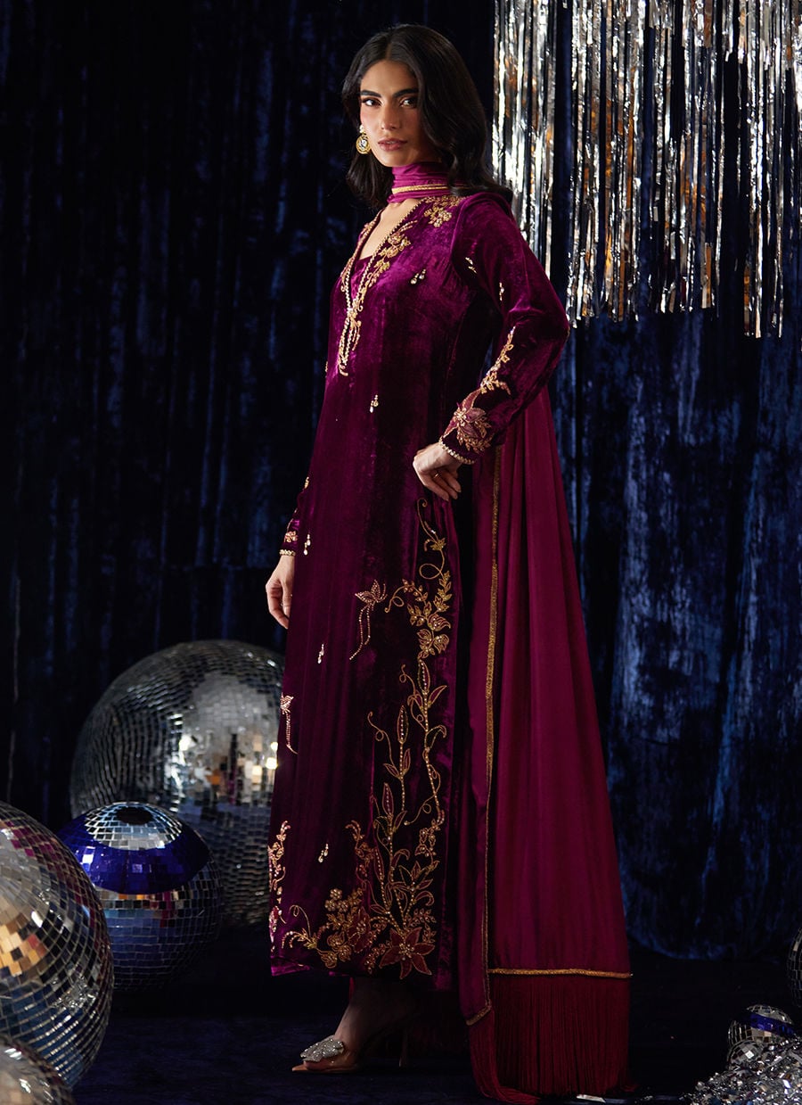 Farah Talib Aziz | Velvet Fete 4 | Arwen Magenta Shirt And Dupatta-5