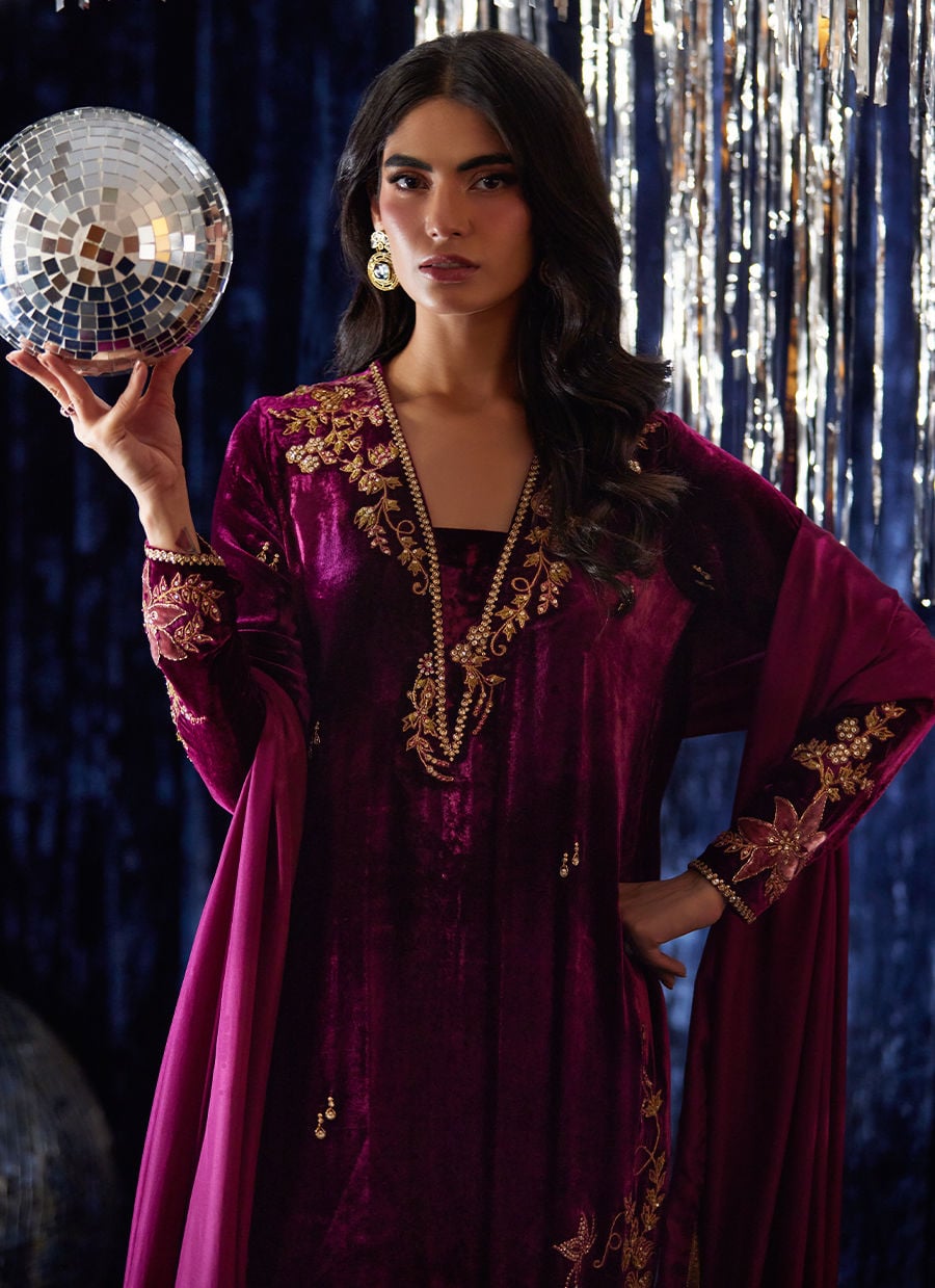Farah Talib Aziz | Velvet Fete 4 | Arwen Magenta Shirt And Dupatta-3