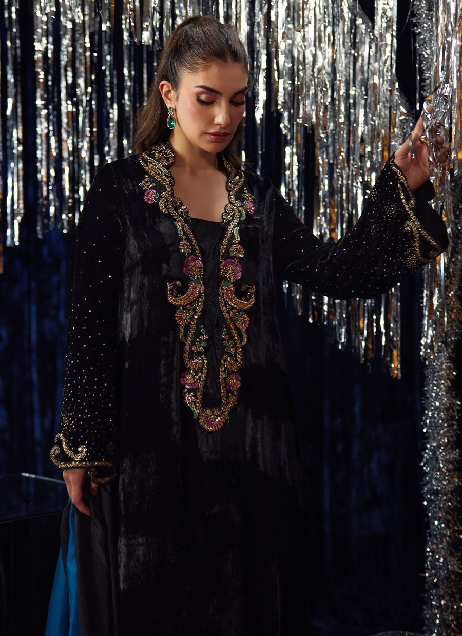 Farah Talib Aziz | Velvet Fete 4 | Nori Black Kaftan-5