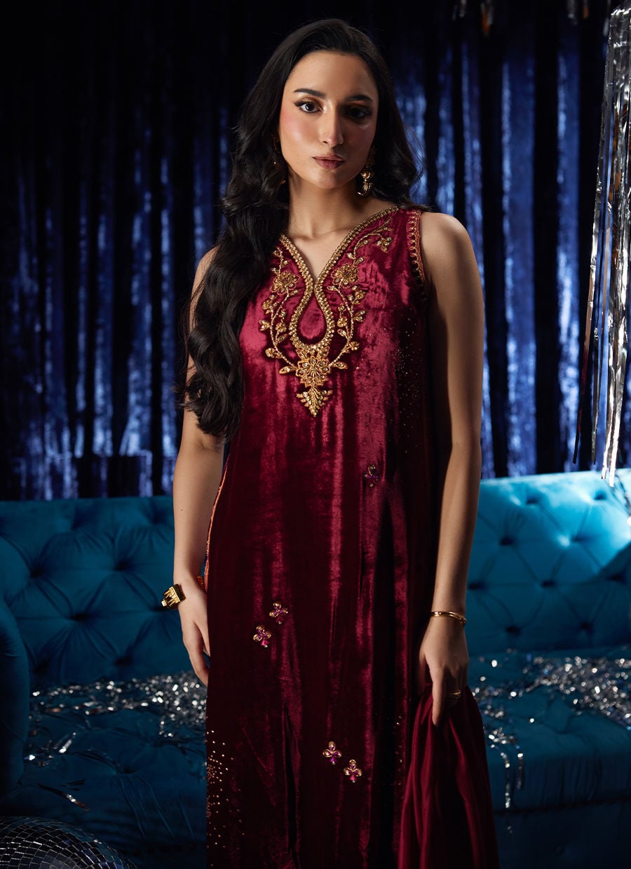 Farah Talib Aziz | Velvet Fete 4 | Arden Garnet Shirt And Dupatta, image 3