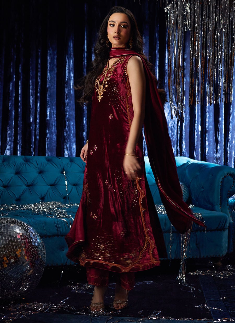 Farah Talib Aziz | Velvet Fete 4 | Arden Garnet Shirt And Dupatta-5