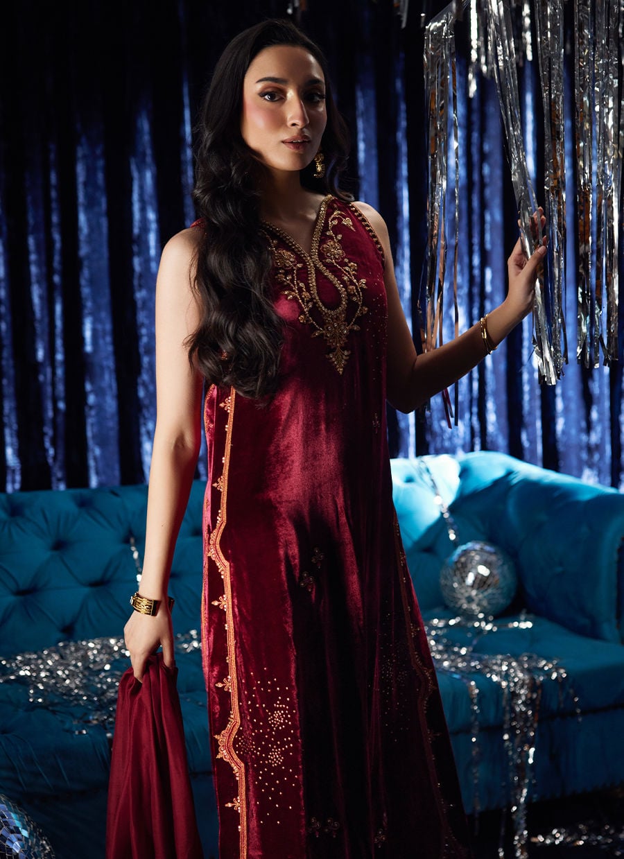 Farah Talib Aziz | Velvet Fete 4 | Arden Garnet Shirt And Dupatta, image 4