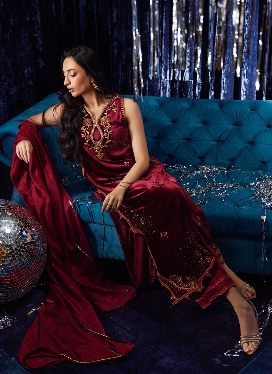 Farah Talib Aziz | Velvet Fete 4 | Arden Garnet Shirt And Dupatta, image 6