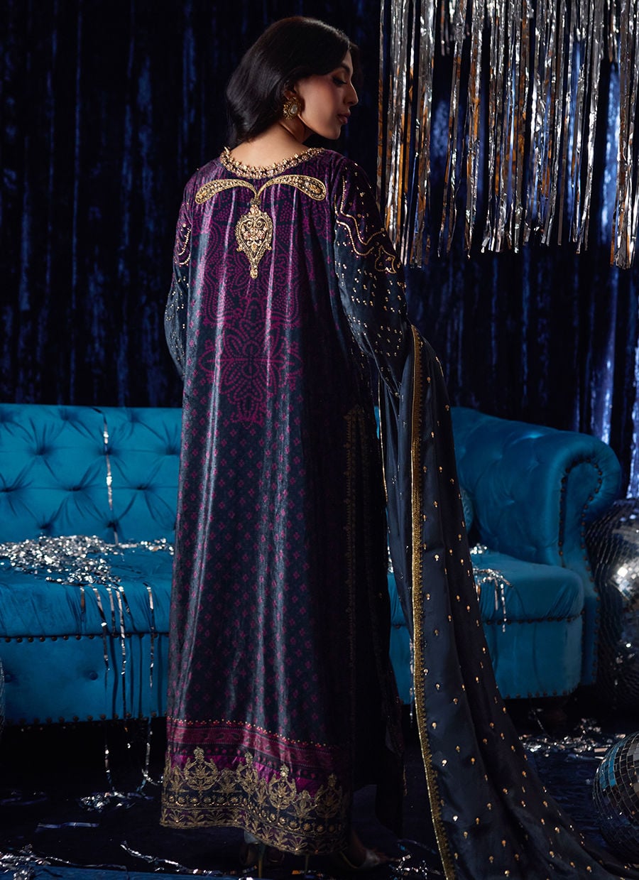 Farah Talib Aziz | Velvet Fete 4 | Reeya Velvet Shirt And Dupatta, image 2
