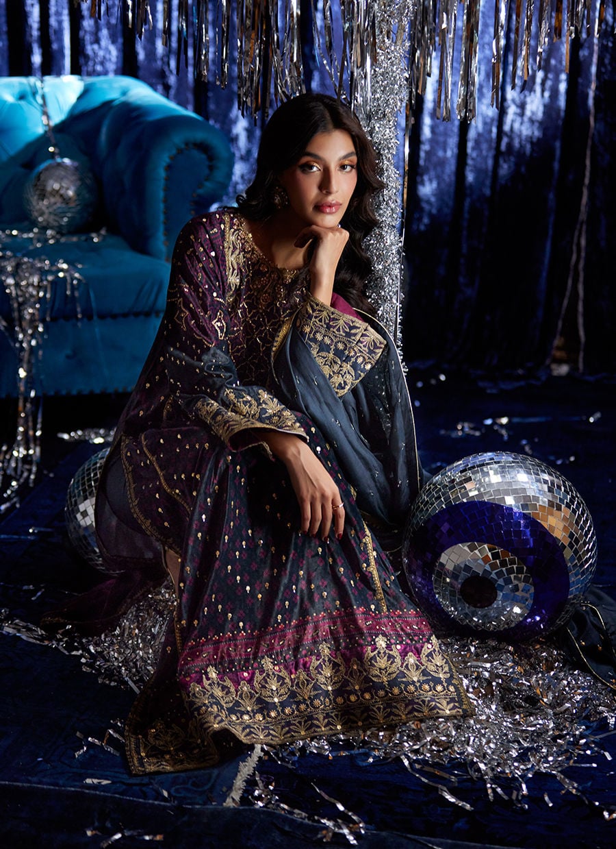 Farah Talib Aziz | Velvet Fete 4 | Reeya Velvet Shirt And Dupatta-6