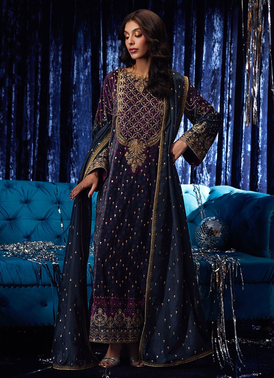 Farah Talib Aziz | Velvet Fete 4 | Reeya Velvet Shirt And Dupatta-4
