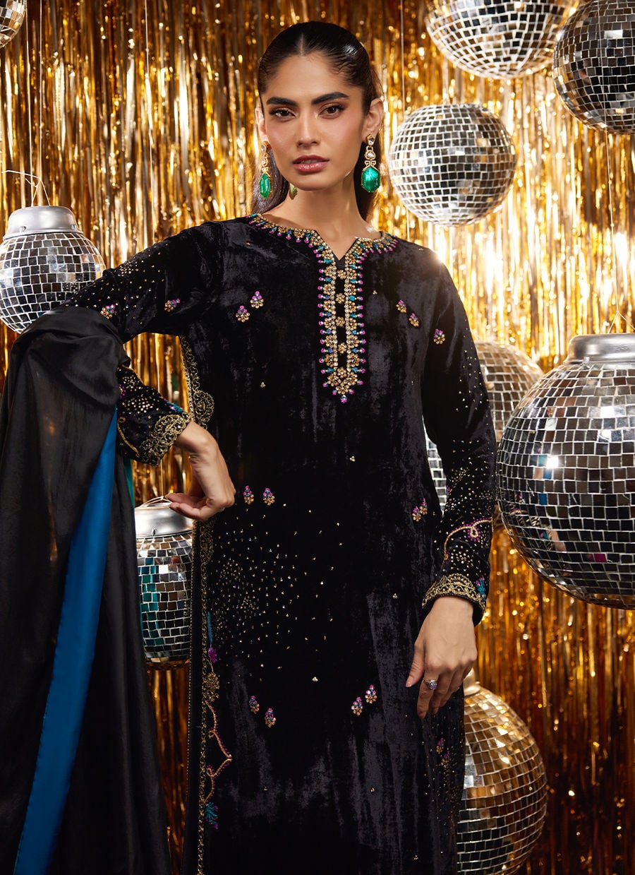 Farah Talib Aziz | Velvet Fete 4 | Masika Black Shirt And Dupatta, image 3