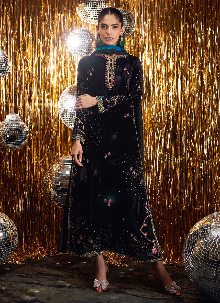 Farah Talib Aziz | Velvet Fete 4 | Masika Black Shirt And Dupatta, image 5
