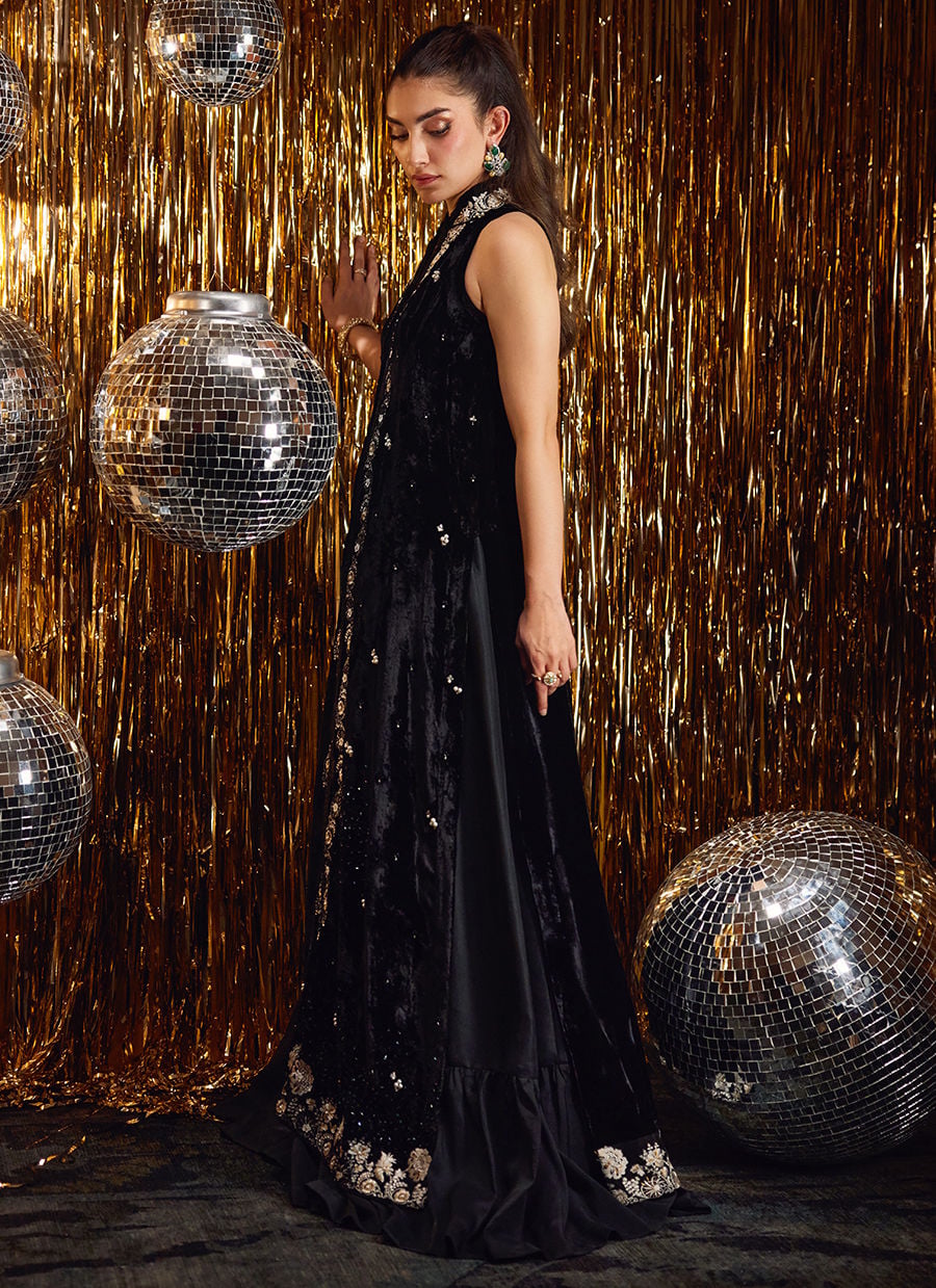 Farah Talib Aziz | Velvet Fete 4 | Aveline Black Velvet Jacket-7