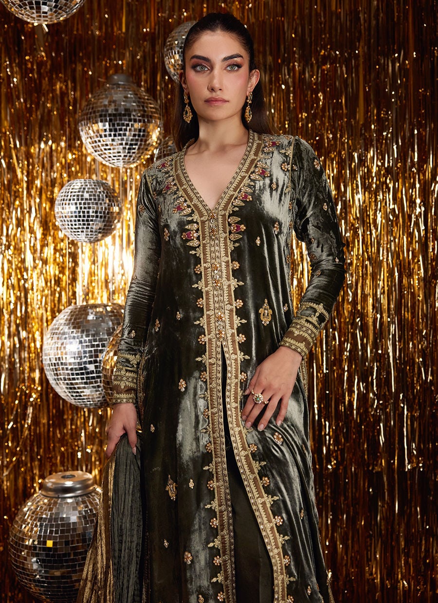 Farah Talib Aziz | Velvet Fete 4 | Sarina Slate Shirt And Dupatta-4