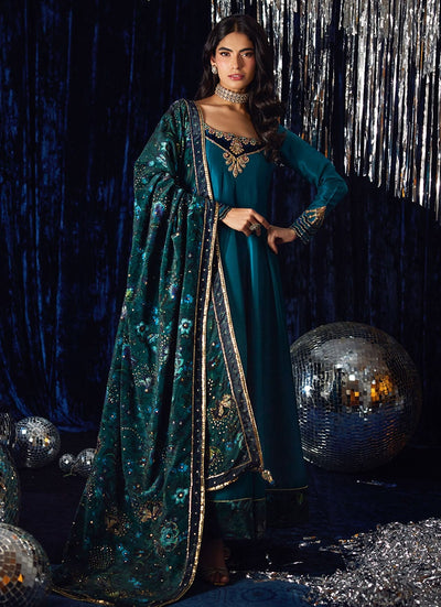 Farah Talib Aziz | Velvet Fete 4 | The Verve Shawl
