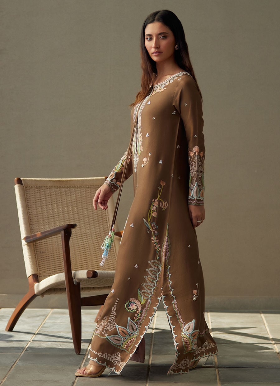 Farah Talib Aziz | Laani The Kaftan Edit | Enia Espresso Silk-6