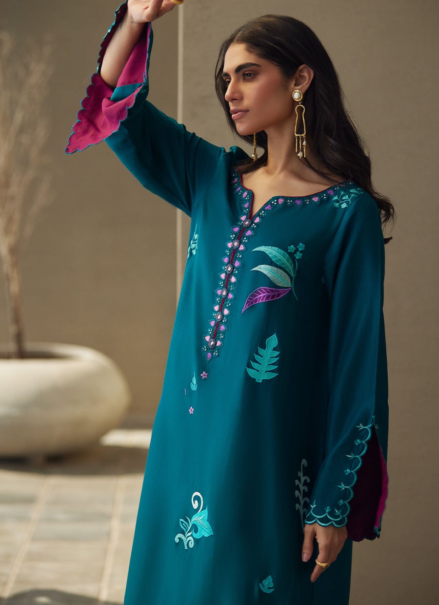 Farah Talib Aziz | Laani The Kaftan Edit | Azurea Teal Silk-4