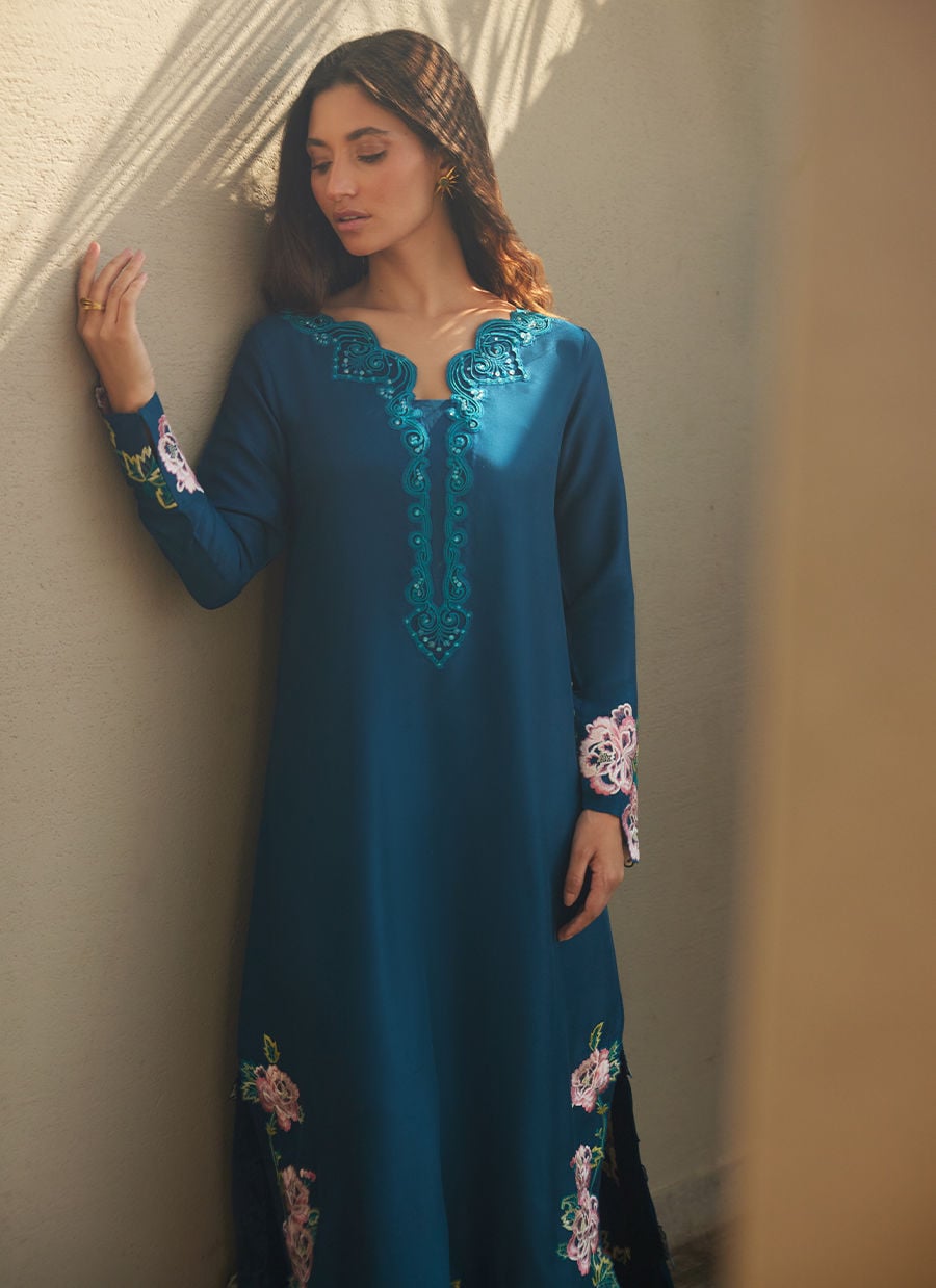 Farah Talib Aziz | Laani The Kaftan Edit | Terra Teal-4