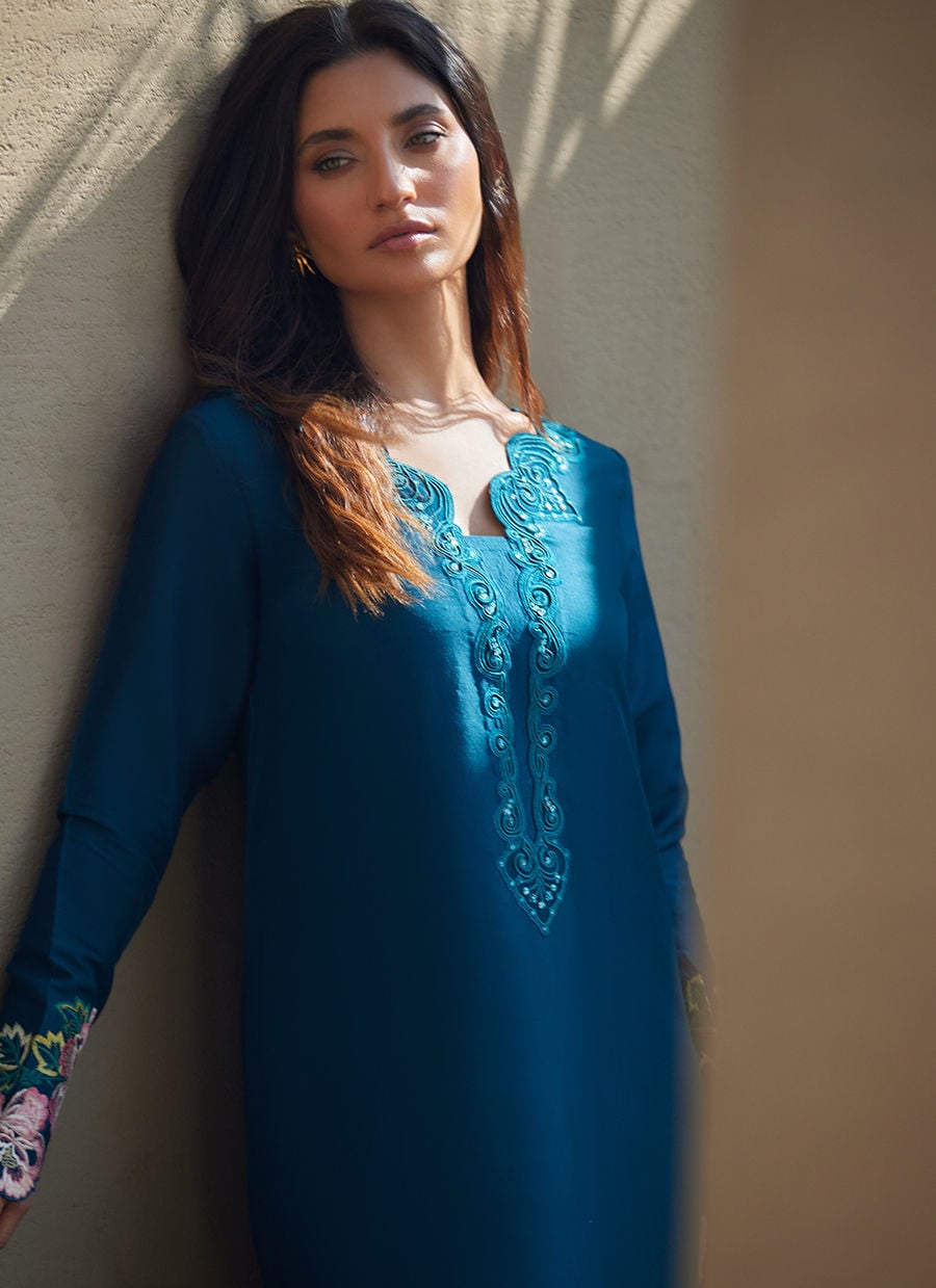 Farah Talib Aziz | Laani The Kaftan Edit | Terra Teal, image 3
