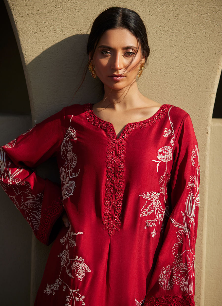 Farah Talib Aziz | Laani The Kaftan Edit | Siren Scarlett Silk-3