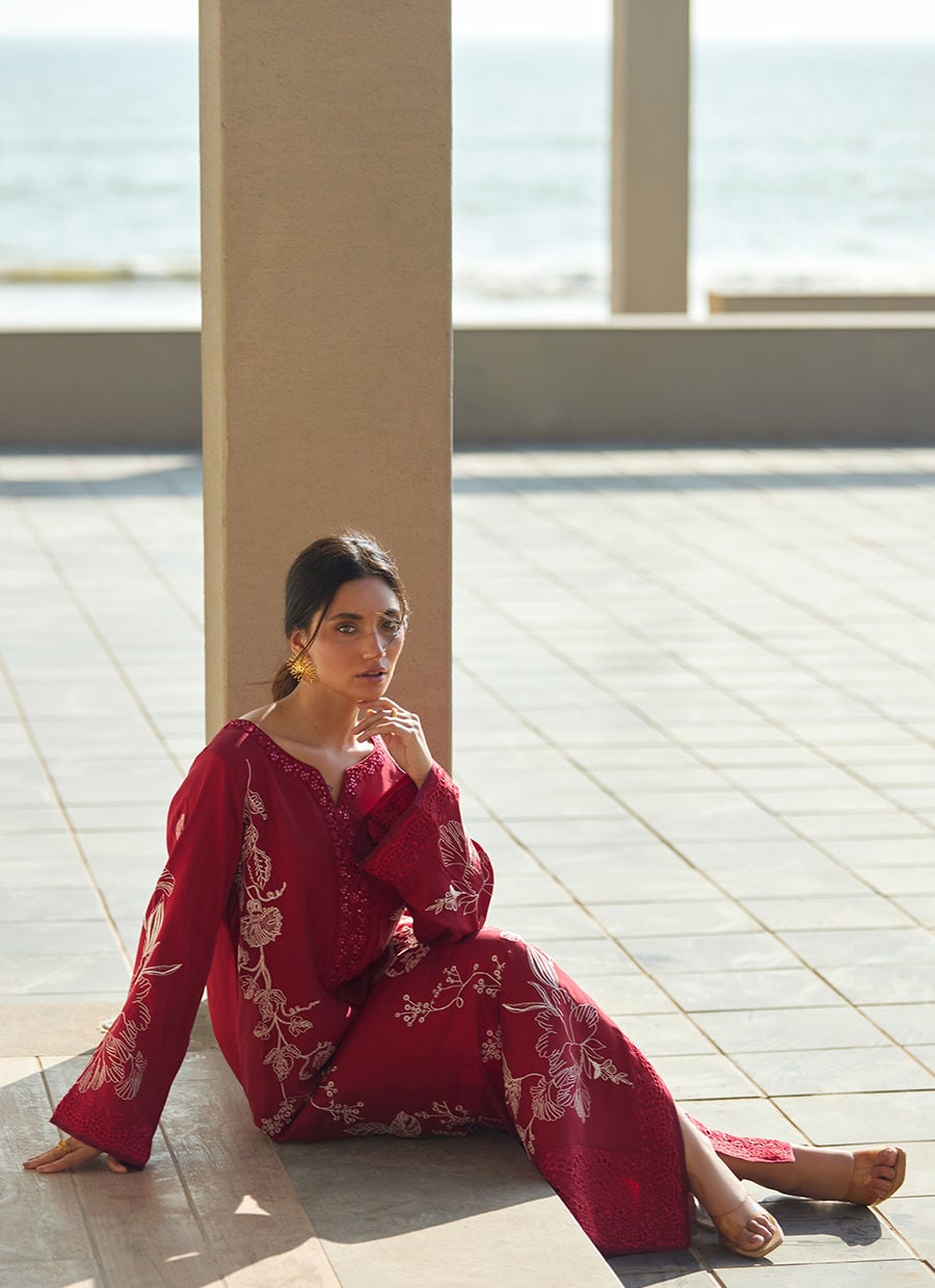 Farah Talib Aziz | Laani The Kaftan Edit | Siren Scarlett Silk-6