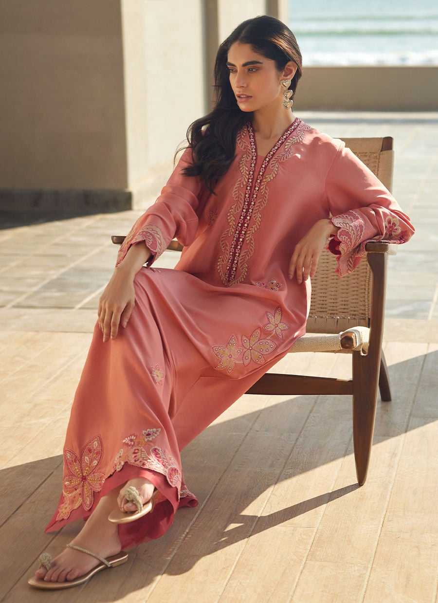 Farah Talib Aziz | Laani The Kaftan Edit | Nami Coral Silk-6