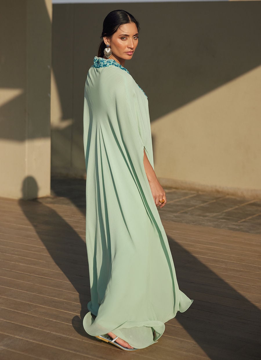 Farah Talib Aziz | Laani The Kaftan Edit | Nika Iceblue Chiffon-6