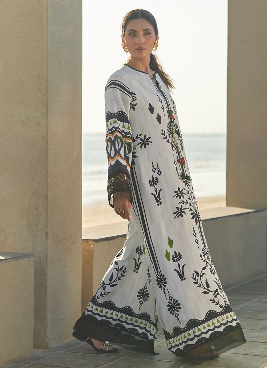 Farah Talib Aziz | Laani The Kaftan Edit | Zenya Crepe, image 2