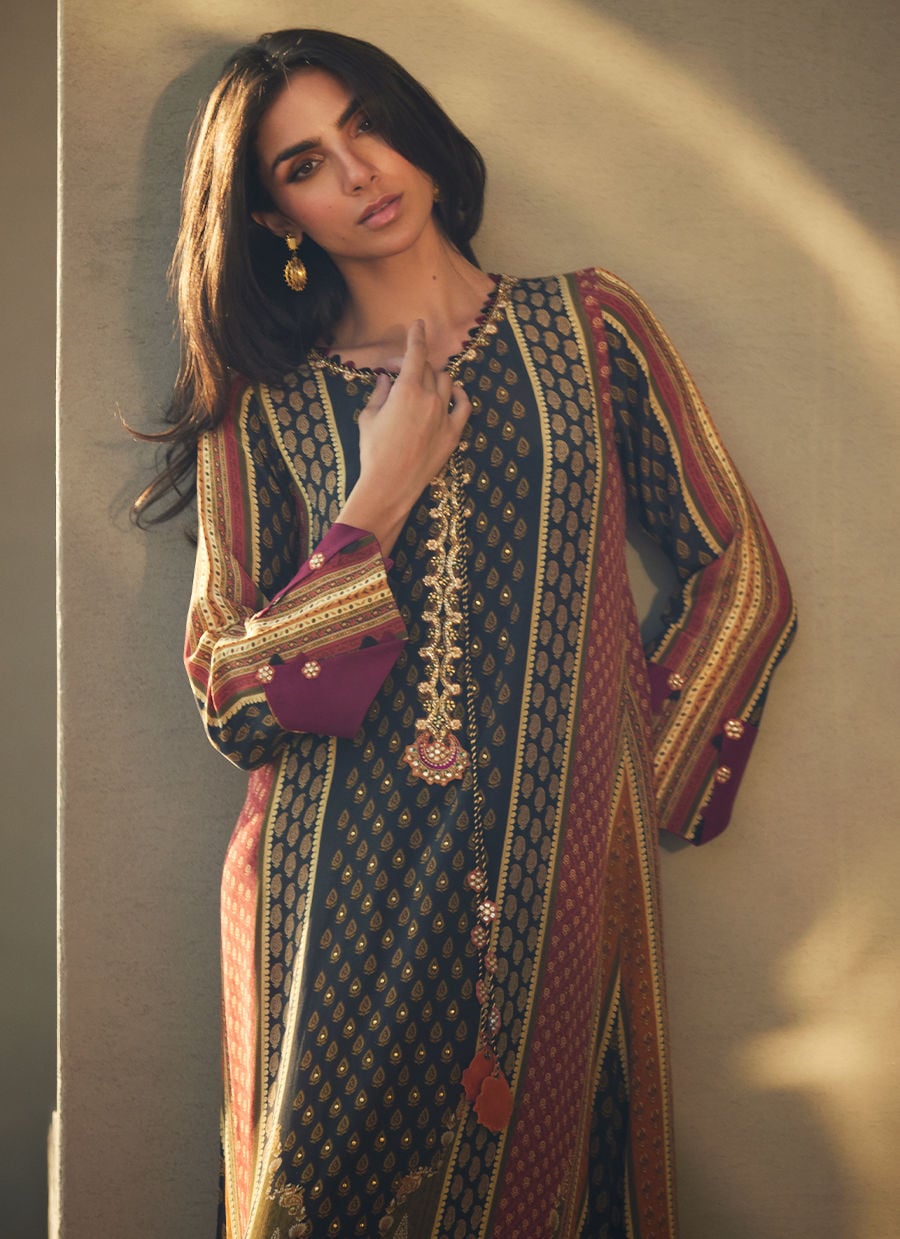 Farah Talib Aziz | Laani The Kaftan Edit | Ophelia Onyx Crepe-3