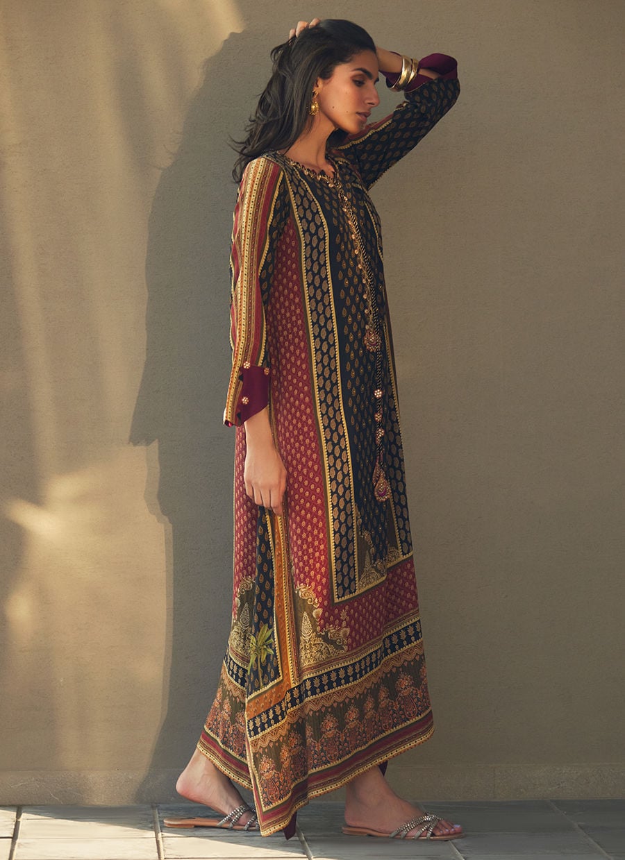 Farah Talib Aziz | Laani The Kaftan Edit | Ophelia Onyx Crepe-6