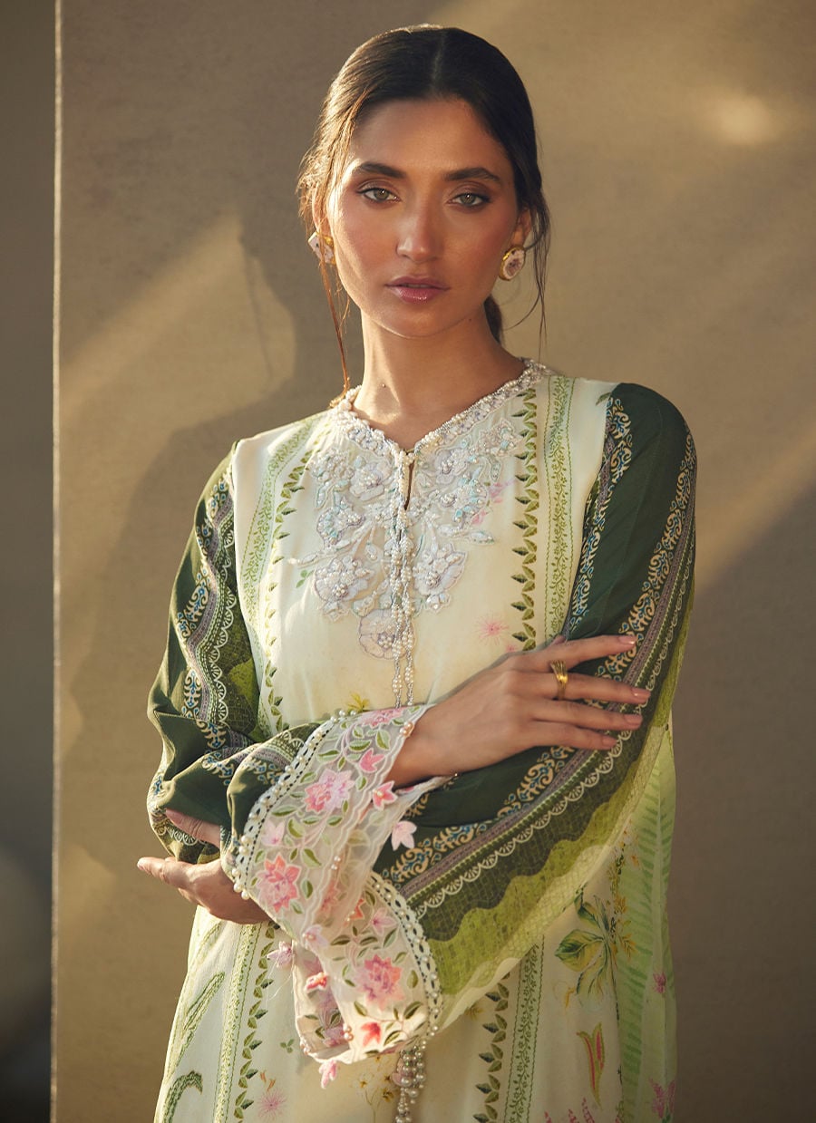Farah Talib Aziz | Laani The Kaftan Edit | Selah Kiwi Crepe-3