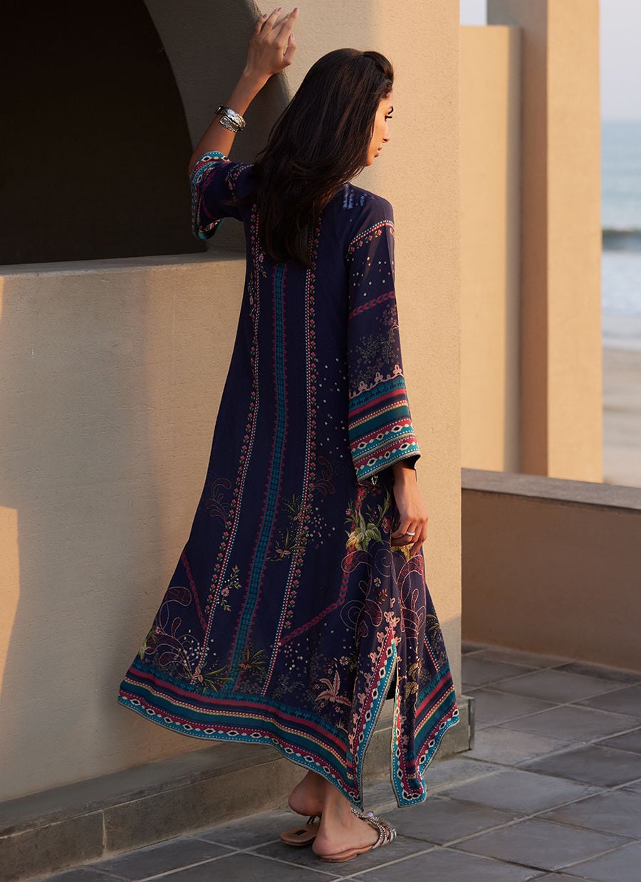 Farah Talib Aziz | Laani The Kaftan Edit | Zahara Midnight Crepe-2