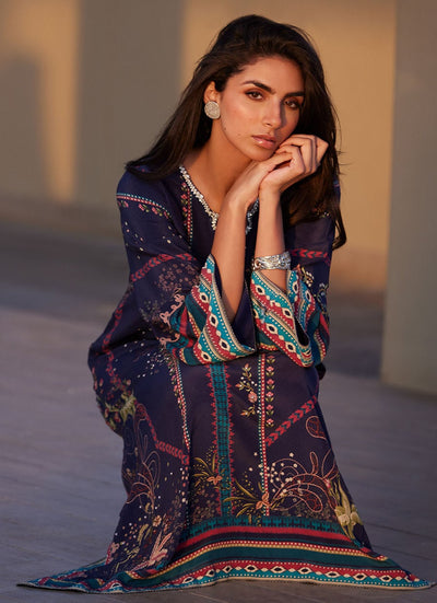 Farah Talib Aziz | Laani The Kaftan Edit | Zahara Midnight Crepe