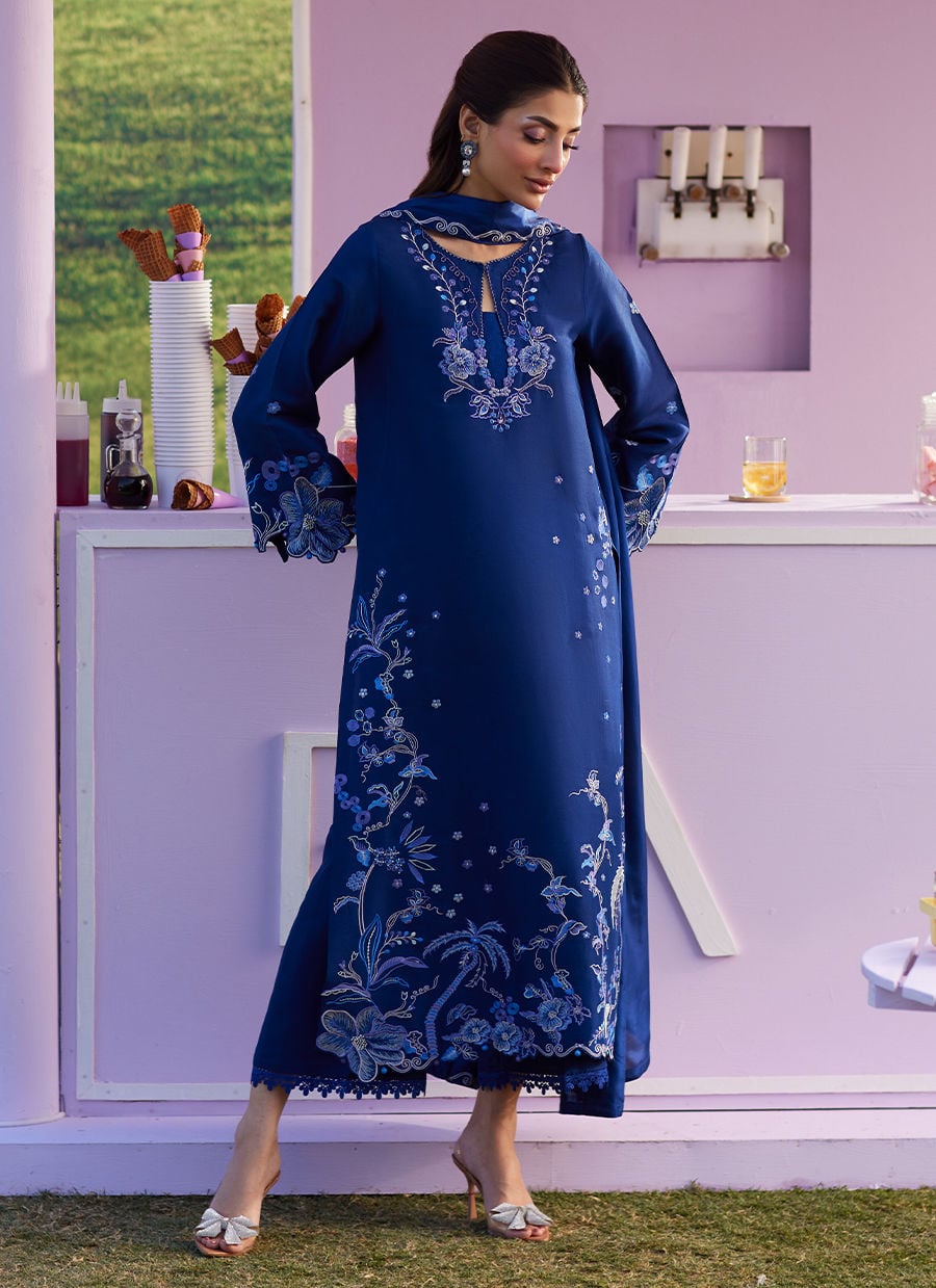 Farah Talib Aziz | Luna Eid 26 | Noirah Shirt And Dupatta-4