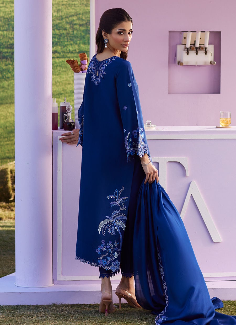 Farah Talib Aziz | Luna Eid 26 | Noirah Shirt And Dupatta-2