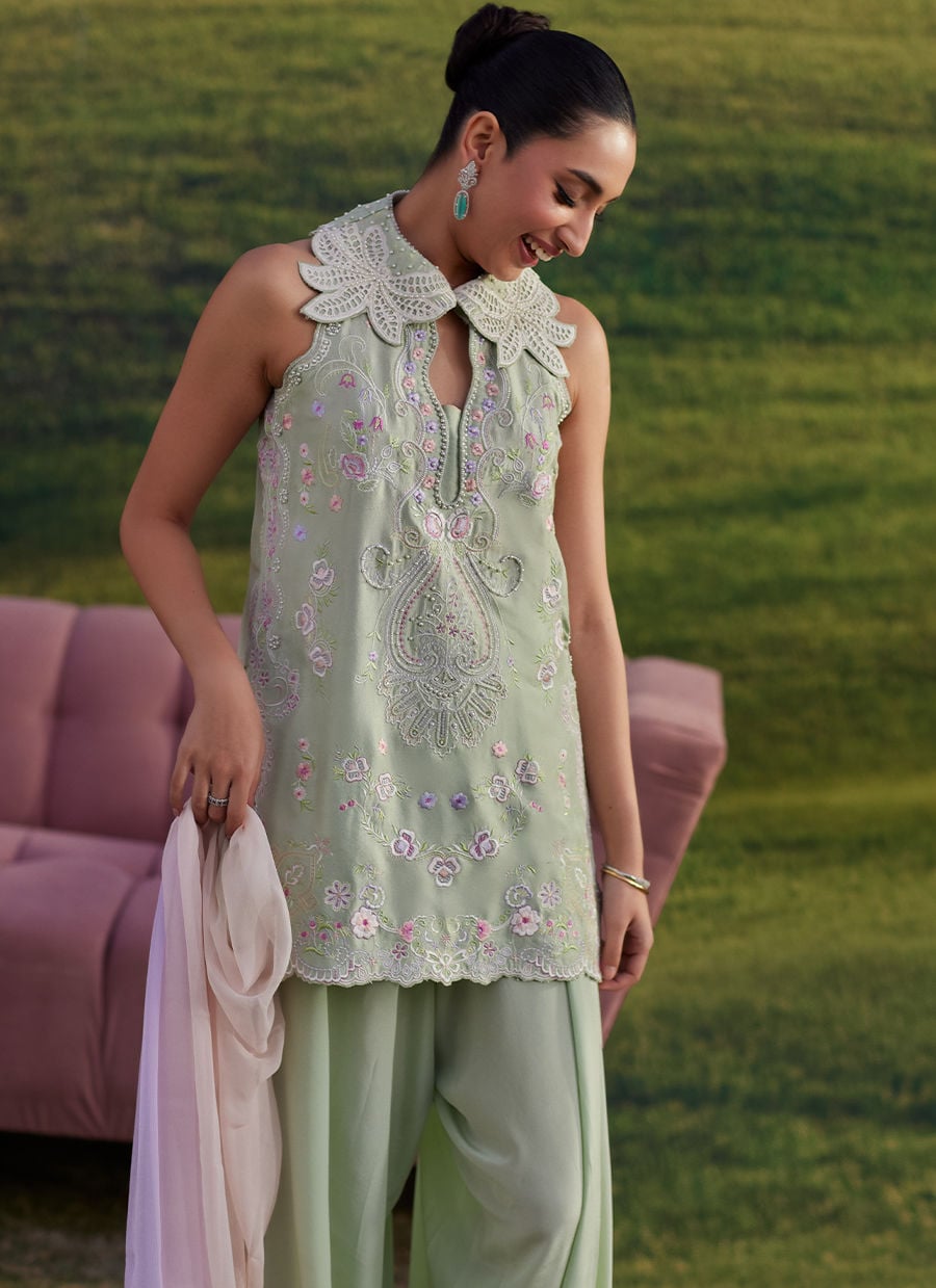 Farah Talib Aziz | Luna Eid 26 | Minaara Shirt And Dupatta-3