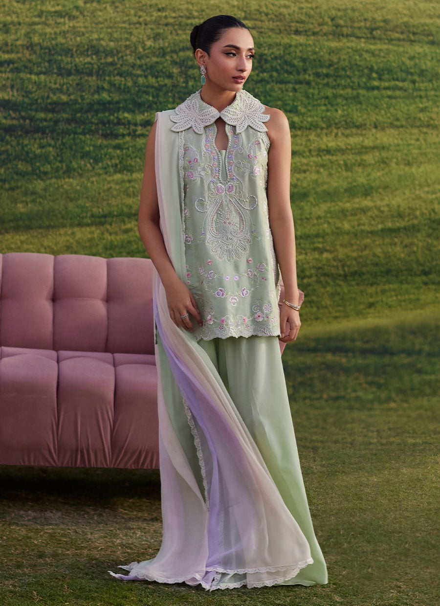 Farah Talib Aziz | Luna Eid 26 | Minaara Shirt And Dupatta-4