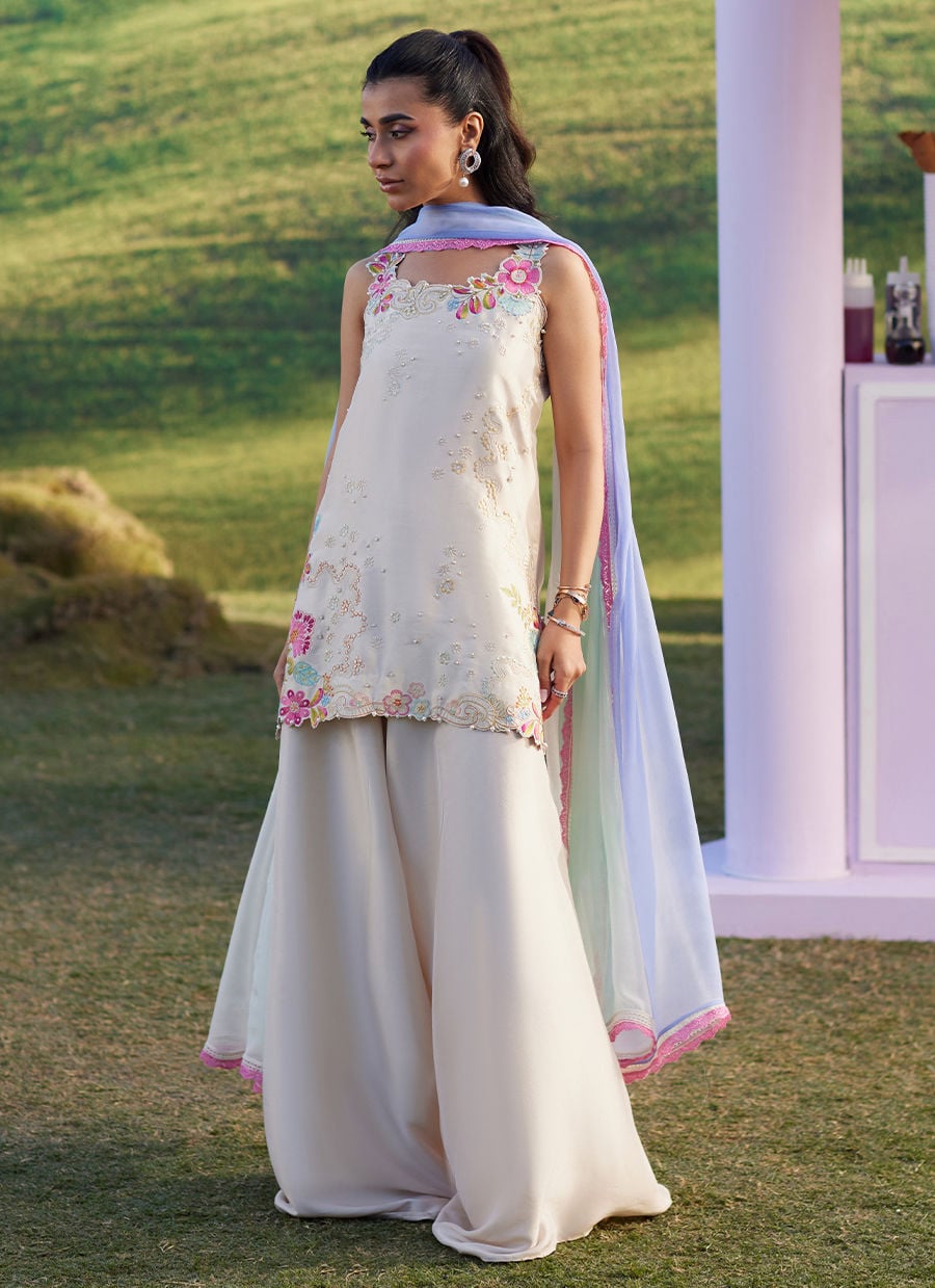 Farah Talib Aziz | Luna Eid 26 | Aira Shirt And Dupatta, image 4