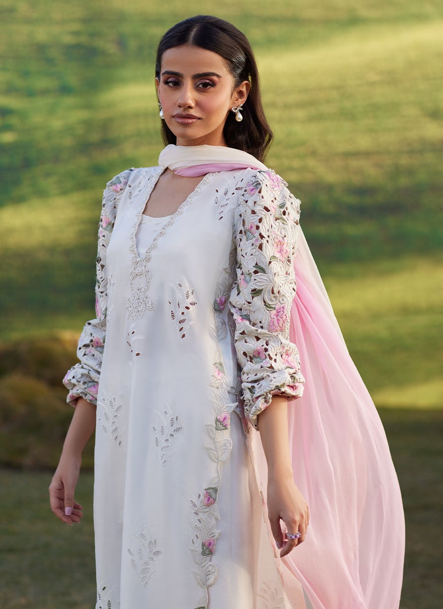 Farah Talib Aziz | Luna Eid 26 | Rose Lace Shirt And Dupatta, image 3