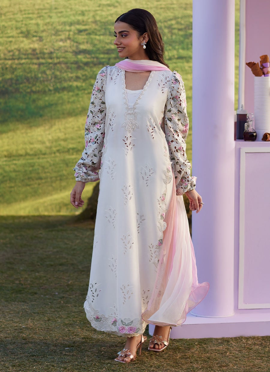 Farah Talib Aziz | Luna Eid 26 | Rose Lace Shirt And Dupatta-4