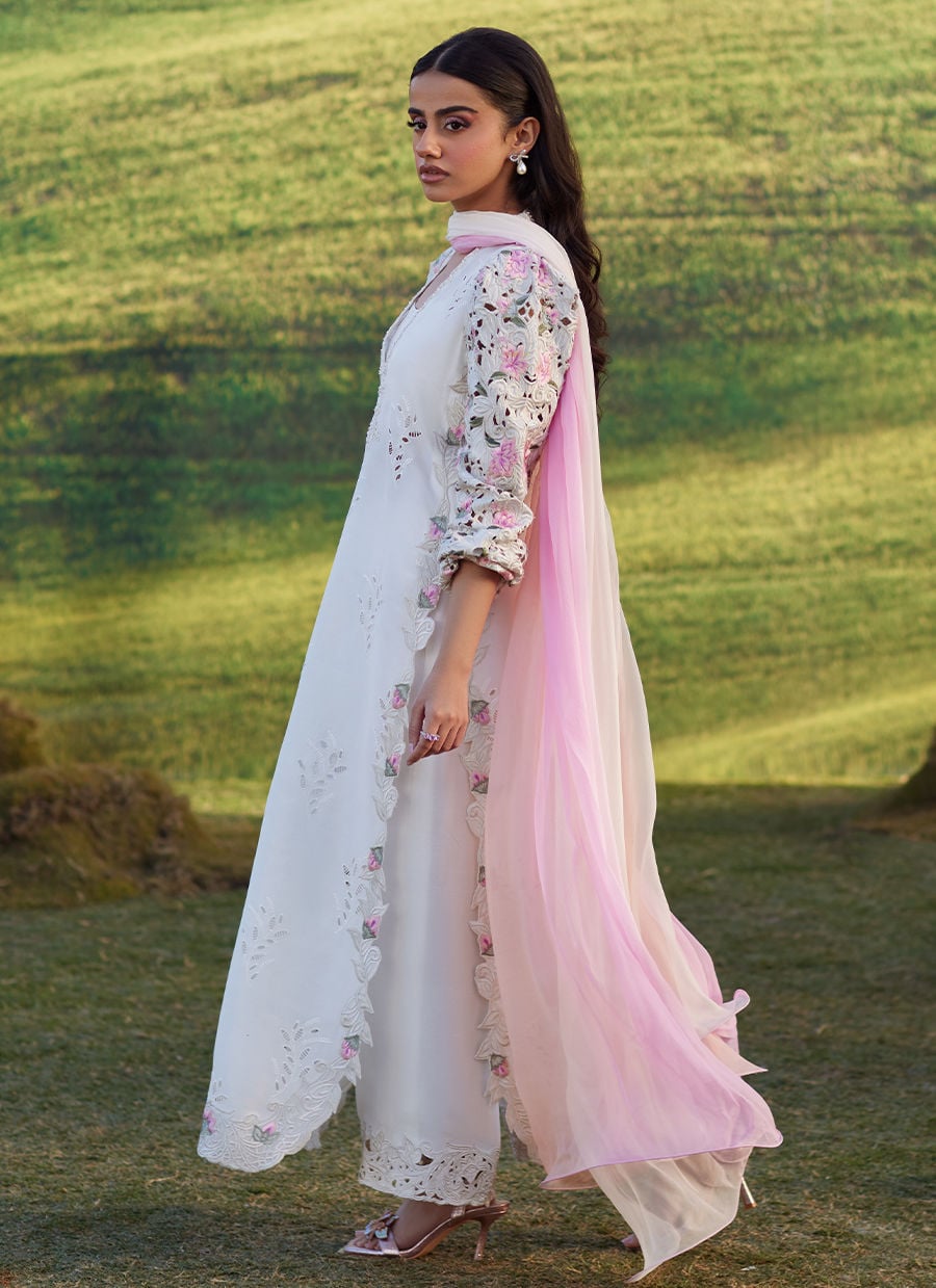 Farah Talib Aziz | Luna Eid 26 | Rose Lace Shirt And Dupatta-2