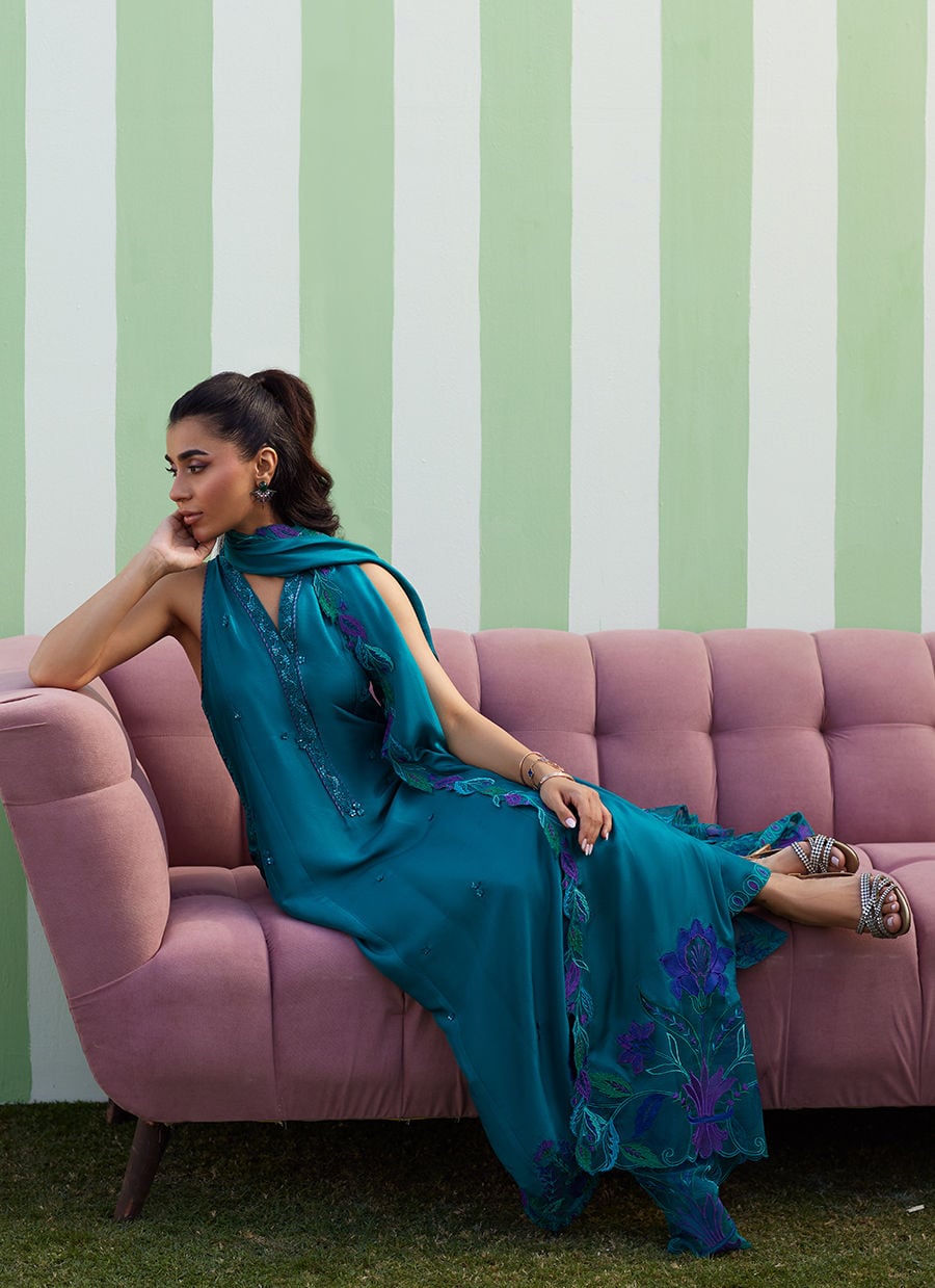 Farah Talib Aziz | Luna Eid 26 | Slona Shirt And Dupatta-5