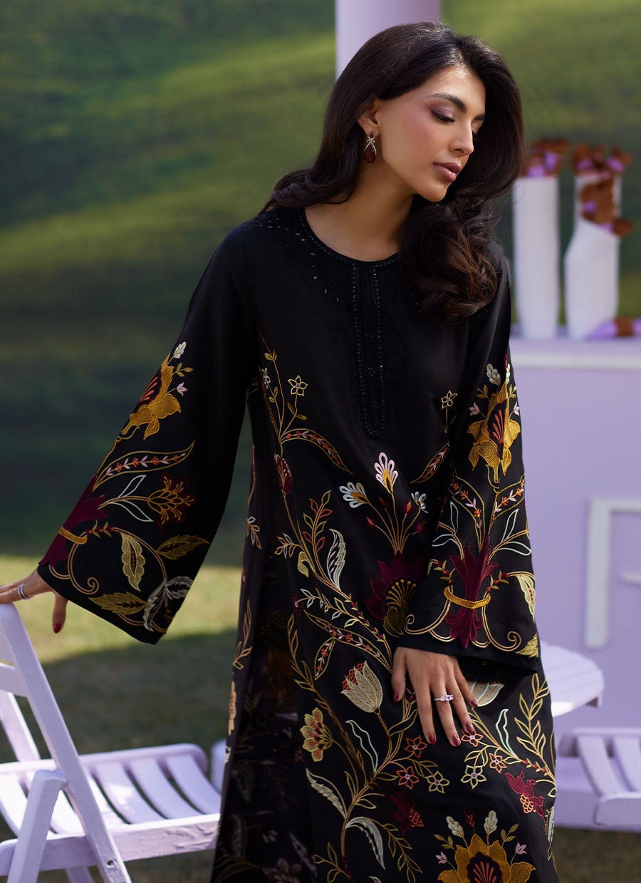 Farah Talib Aziz | Luna Eid 26 | Eavan Shirt And Dupatta-3