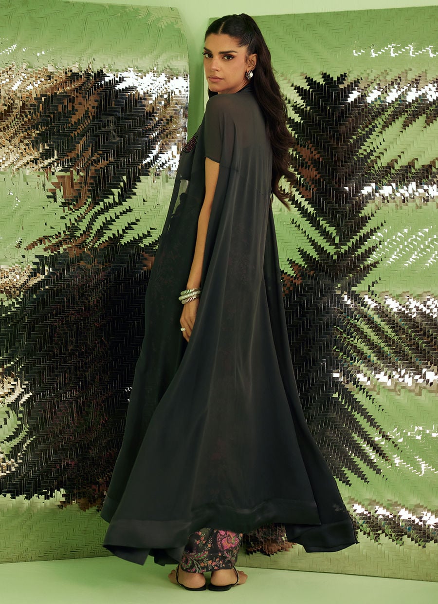 Farah Talib Aziz | Veya A Draped Capsule | Azalea, image 2