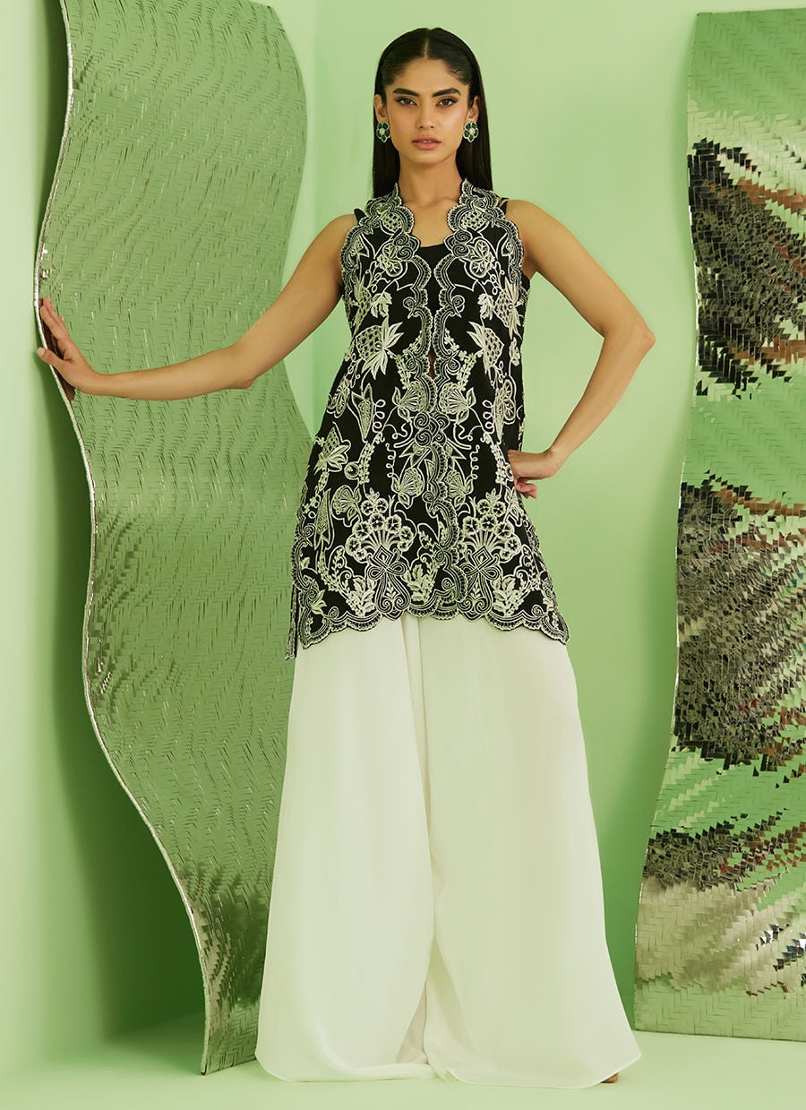Farah Talib Aziz | Veya A Draped Capsule | Raiya Jacket (B), image 4
