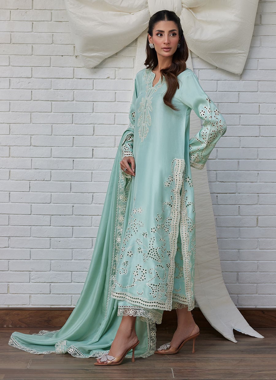 Farah Talib Aziz | Tara Luxe Eid 26 | Kalina-5